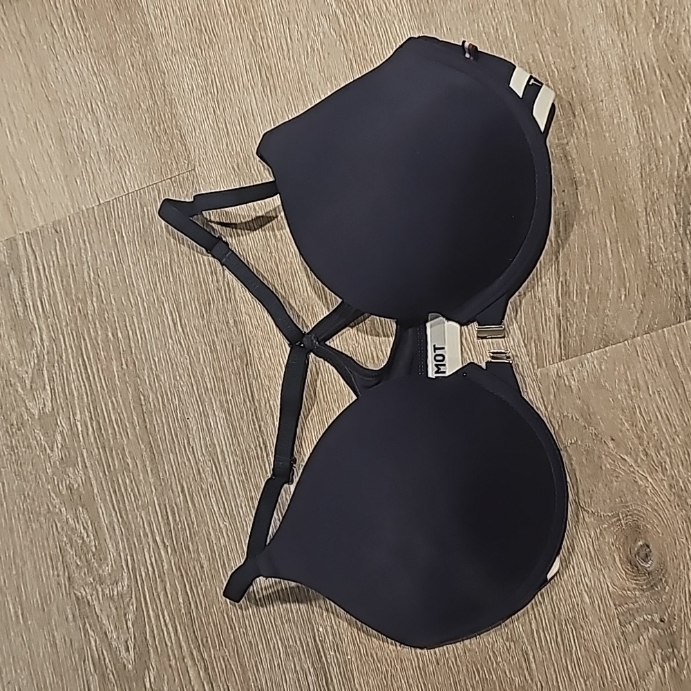 Tommy hilfiger bra